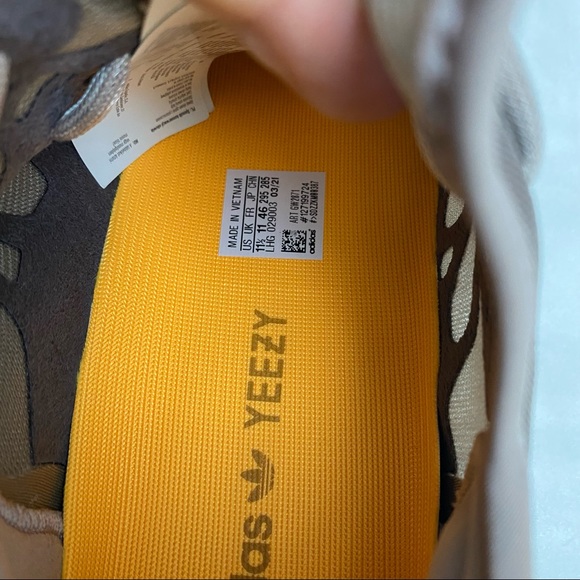 Yeezy Boost 350 V2 Mono Mist - Picture 8 of 9